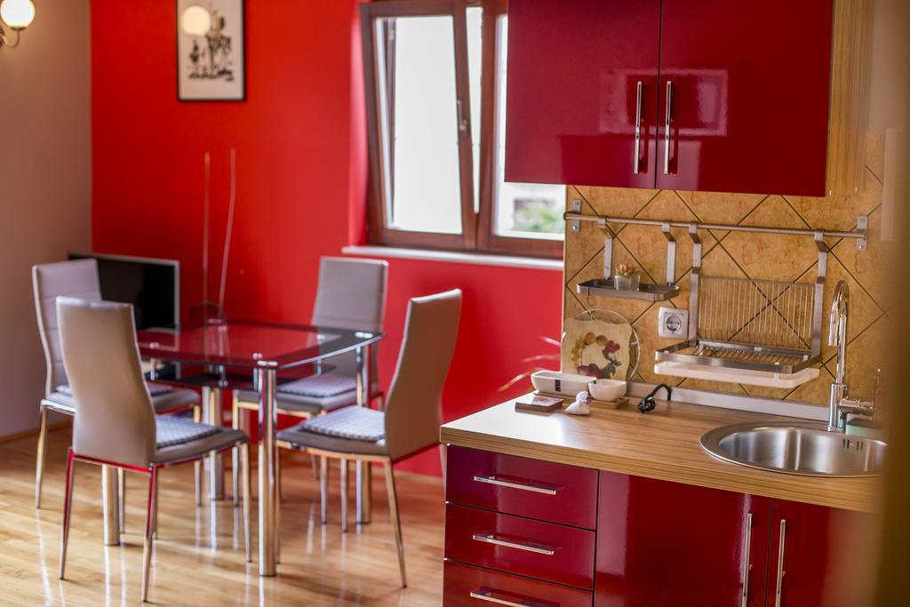 Ava Apartmani