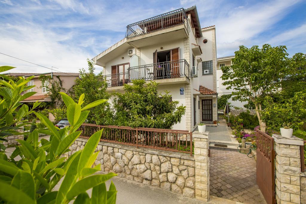 Apartment Ava Apartmani